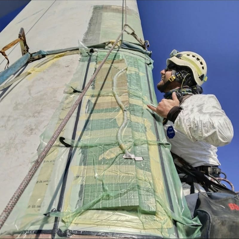 Vacuum infusion laminate repair on a wind turbine blade